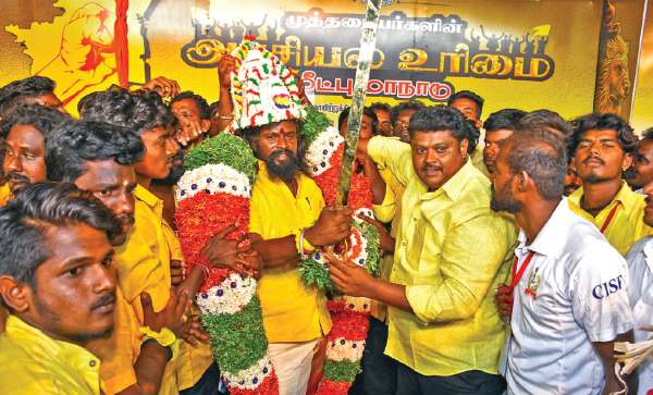 விகடன் போஸ்ட்: 'சூப்பர் டீலக்ஸ்' கதை, கார்ப்பரேட் 'கட்சிப் பணி', கரு.பழனியப்பன் பகடி