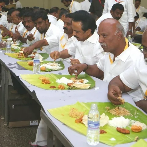 ''ஒரு குடும்பம்...ஒரு பதவி...'' - கள ஆய்வு கூட்டத்தில் ஒலித்த குரல்கள்!