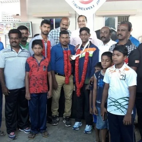 ஆசிய நீச்சல் போட்டியில் தங்கம் வென்ற நெல்லை மாணவன்!