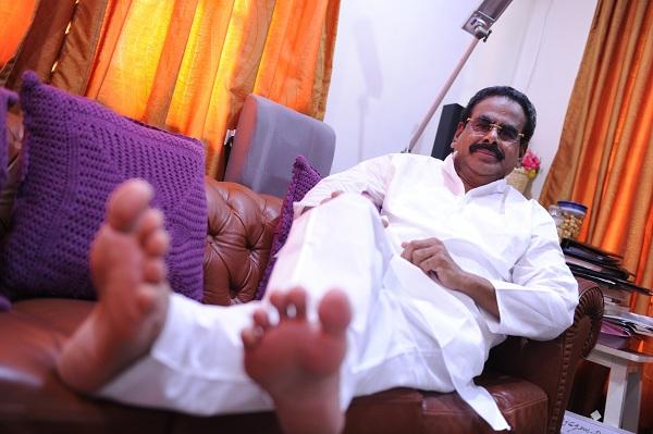 ''நடராசனின் வீட்டுக் காவலில் ஜெயலலிதா!'' - சசிகலா வீழ்ந்த கதை - அத்தியாயம் 8