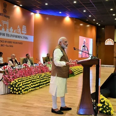 வெளிப்படைத்தன்மையை அதிகரிக்க ஆதாரை அதிகமாகப் பயன்படுத்துங்கள் - பிரதமர் மோடி