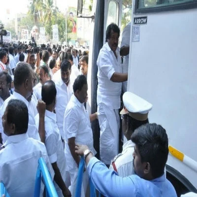 இனி எத்தனை நாட்கள் ரிசார்ட்டில் தங்குவோமோ? - எம்.எல்.ஏ.க்கள் புலம்பல்!