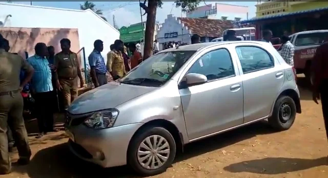 ஹவாலா பணத்துடன் வந்ததா மர்ம கார்? - மேலப்பாளையத்தில் பரபரப்பு!