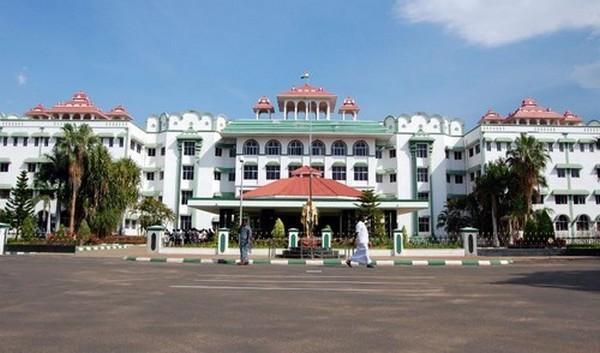`தளவாய் சுந்தரம் மீது நடவடிக்கை எடுங்கள்!’ - நீதிபதியிடம் முறையிட்ட வழக்கறிஞர்