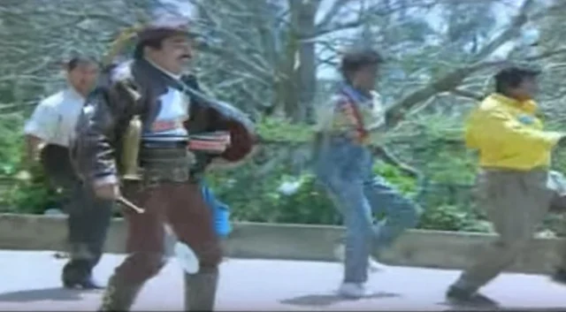 இப்படியெல்லாம் காஸ்ட்யூம்களை கண்டதுண்டா யுவர் ஹானர்? #FunnyCostumes