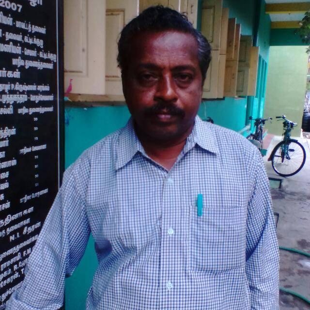 விருது பெறும் அளவுக்கு என்ன செய்தார்? - விருதுநகர் கலெக்டருக்கு எதிராக எழும் சர்ச்சை