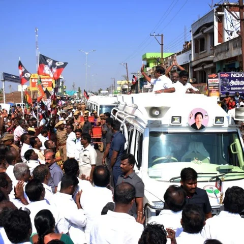 `அடுத்து பேரனையும் அரசியலுக்கு கொண்டுவந்து விடுவார் ஸ்டாலின்!'- முதல்வர் எடப்பாடி பிரசாரம்