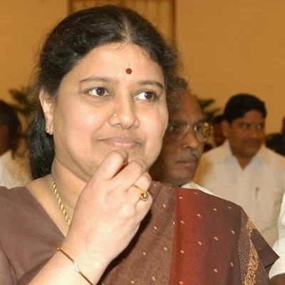 'பொதுக்குழுவில் இப்படித்தான் நடந்து கொள்ள வேண்டும்!' - கட்சியினருக்கு வகுப்பெடுத்த சசிகலா
