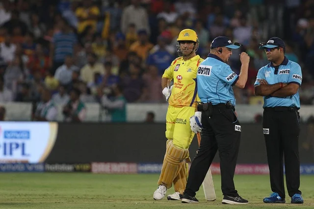 ``இப்போது அதற்கு நேரம் இல்லை... உலகக்கோப்பை இருக்கு...!” - தோல்வி குறித்து மனம் திறந்த தோனி!