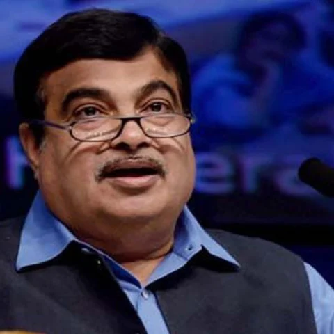 `வெற்று வாக்குறுதிகள் கொடுக்கும் அரசியல்வாதிகளே உஷார்!’ - எச்சரிக்கும் நிதின் கட்கரி
