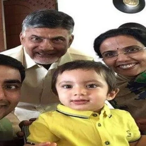 மூன்று வயதில் ரூ.18 கோடிக்கு அதிபதியான முதலமைச்சரின் பேரன்!