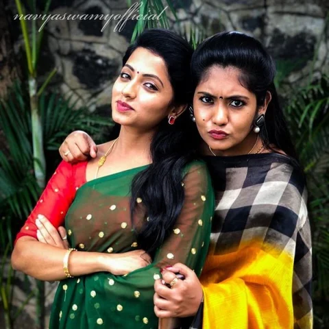 "என் வாட்ஸ் அப் சாட்டிங் செல்லம் யார் தெரியுமா?!" 'வாணி ராணி' ஸ்ருதி சண்முகப்ரியா