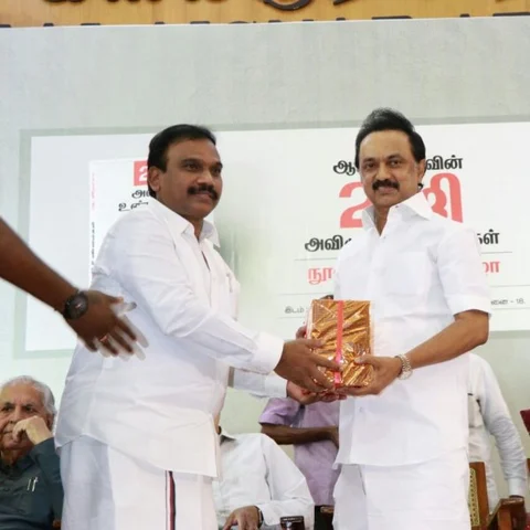 ஆ.ராசாவின் `2ஜி - அவிழும் உண்மைகள்’ நூல் வெளியீடு!