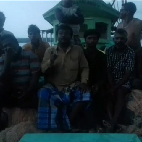 ''குடிக்கத் தண்ணீர் கிடைக்கல" - கோவாவிலிருந்து குமரி மீனவர்கள் வாட்ஸ்அப்பில் குமுறல்!