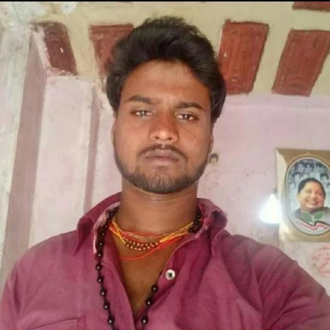 `திருமணத்துக்கு மறுத்த காதலன்!’ - போலீஸ் நிலையத்தில் விஷம் குடித்த இளம்பெண்