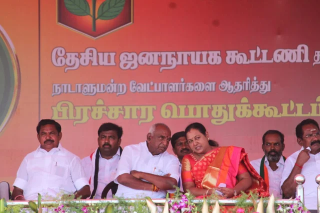 `கங்கைபோல வைகையும் தூய்மைப்படுத்தப்படும்!' - தேனியில் மோடி பேச்சு