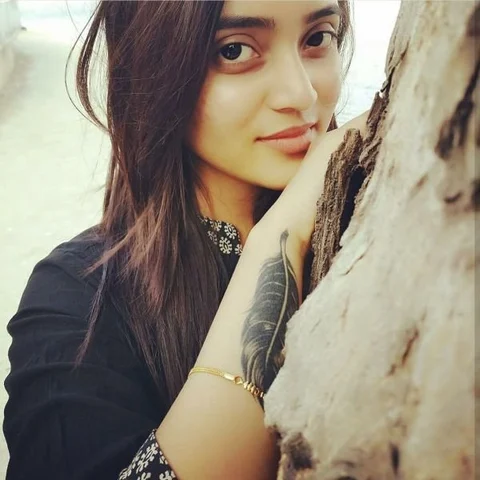 ''தமிழ்நாட்டு சேலைதான் என் ஃபேவரைட்!'' - 'முள்ளும் மலரும்' தேஜஸ்வினி