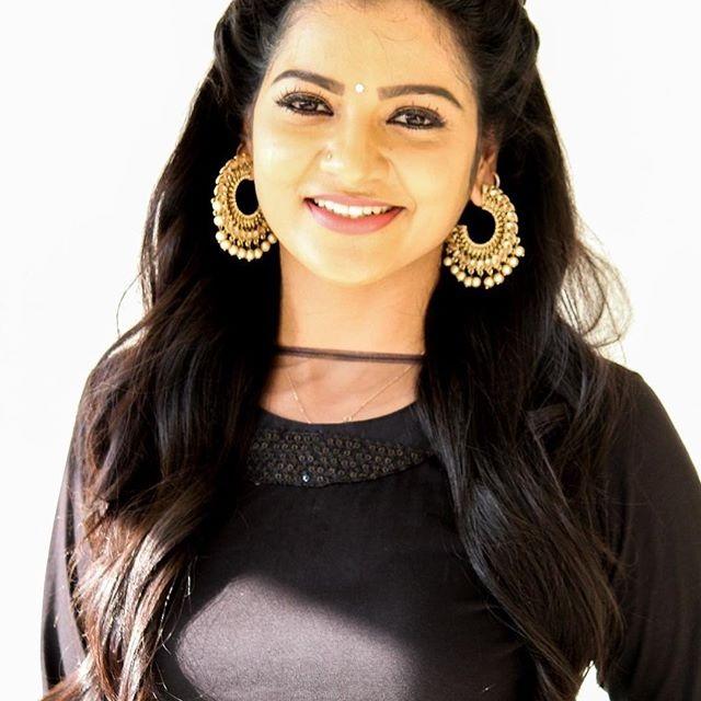 பல டிசைனர்ஸ், வார்ட்ரோப் புது டிரஸ், சமந்தா இன்டோ-வெஸ்டர்ன் டிரஸ் - வீஜே சித்ராவின் ஃபேஷன் பக்கம்