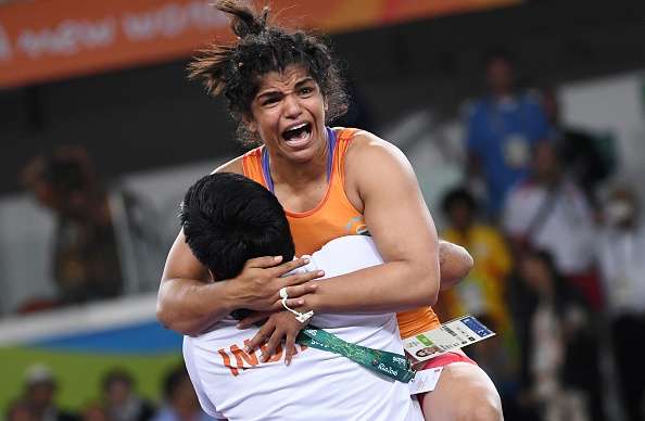 யார் இந்த சாக்ஷி மலிக்? - #RealHeroineSakshiMalik