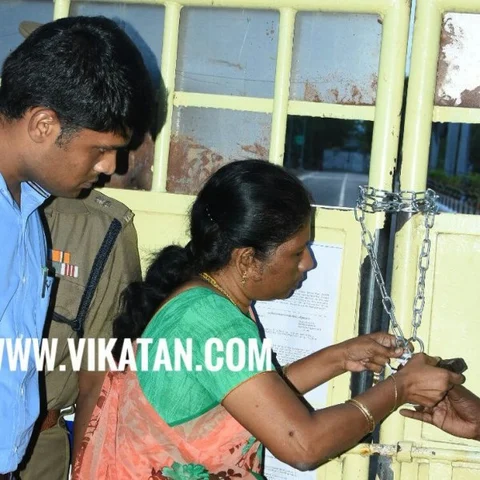 `இனிமேல் இயங்காது!’ - ஸ்டெர்லைட் ஆலைக்கு சீல் வைத்த தூத்துக்குடி மாவட்ட ஆட்சியர்