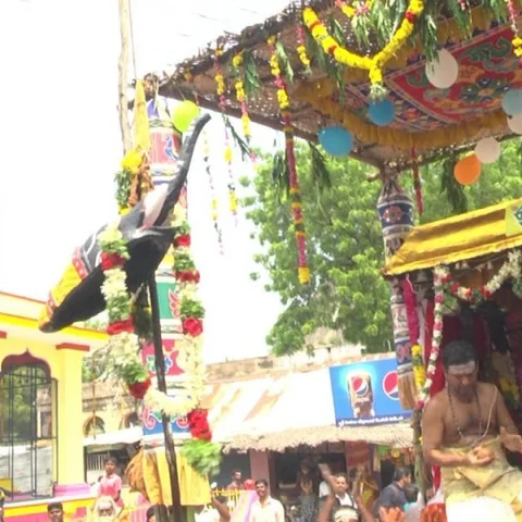 கழுகுமலையில் தாரகாசூரன் வதம்! நூற்றுக்கணக்கான பக்தர்கள் தரிசனம்