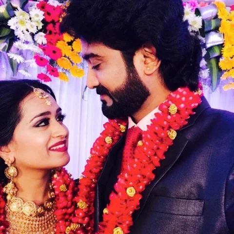 “எனக்குக் கணவரா வரப்போறவர் செம்ம கேரிங்..! - ‘ராஜா ராணி’ ஷப்னமுக்கு நிக்காஹ் #VikatanExclusive