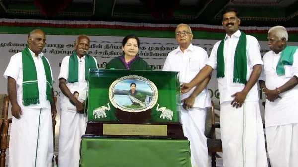 முல்லைப் பெரியாறு அணையில் நீர்மட்டத்தை 152 அடி வரை தேக்க நடவடிக்கை: ஜெயலலிதா