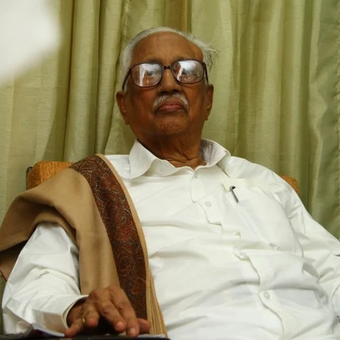 இயங்கிக்கொண்டே இருக்கும் ஒரு தி.மு.க தலைவர் அன்பழகன்!