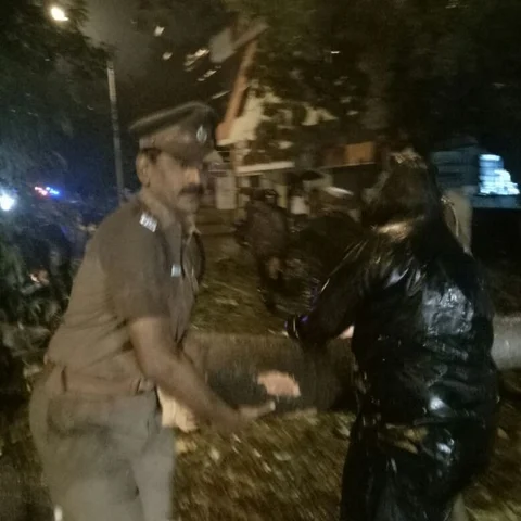 அந்த மழைக்கால இரவுகளில் என்ன நடந்தது... ’போக்குவரத்தை சீர்செய்தவர்கள் பற்றித் தெரியுமா?’