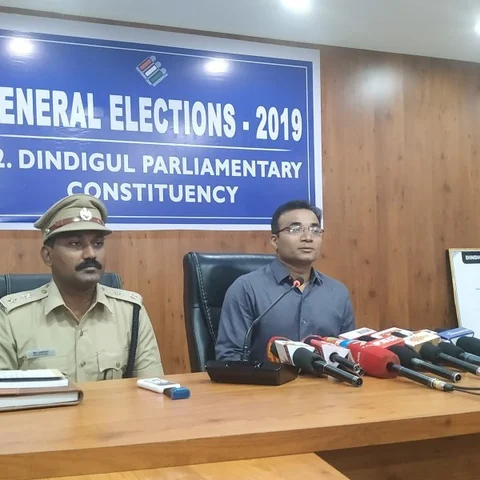 100 சதவிகித வாக்குப்பதிவு ... - சாதனைக்கு முயற்சி எடுக்கும் திண்டுக்கல் கலெக்டர்!