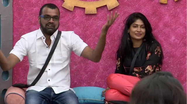 ஆப்சென்ட் ரெண்டு... செம்ம குஷி மஹத்... டேனிக்கு என்ன கடுப்போ #BiggBossTamil2