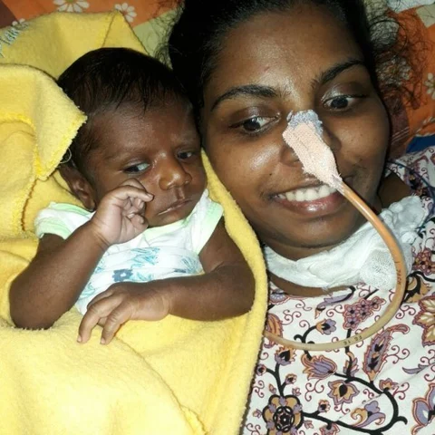 ``மனைவி அழுதபோது மகிழ்ச்சியாக இருந்தது!’’ - கோமாவிலிருந்து மீண்ட மனைவி... நெகிழும் கணவர்