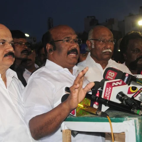 `நேரடியாக எதிர்க்க முடியாமல் போலியாக ஆடியோ வெளியிடுகிறார்கள்!’ - அமைச்சர் ஜெயக்குமார்