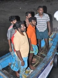 ஒரு மாத சிறைவாசத்துக்கு பிறகு ராமேஸ்வரம் வந்தனர் மீனவர்கள் (படங்கள்)