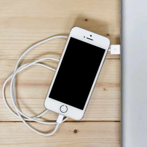 உங்கள் மொபைல் பேட்டரியை எப்போது மாற்ற வேண்டும்? #MobileTips