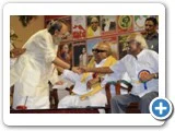 எளியோர் வாழ்க்கையை எழுத்தில் வடித்த எழுத்துச் சிங்கத்தின் புகைப்பட ஆல்பம் !