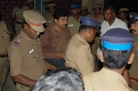 திவாகரன் மீண்டும் கைது ஏன்? - திகைக்க வைக்கும் திரைமறைவு காரணங்கள்!