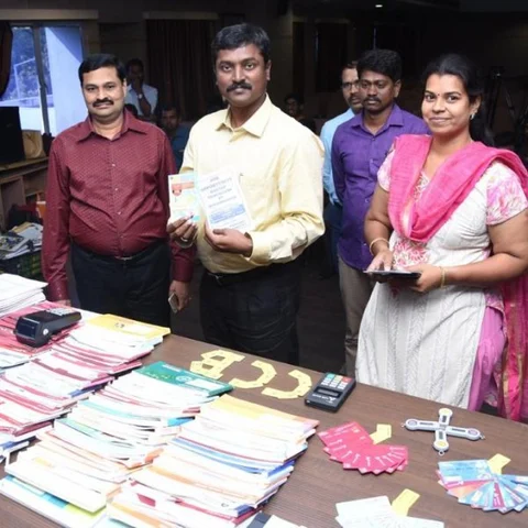 `ஹலோ, உங்களுக்கு லோன் வேண்டுமா?’ - கோடிகளைச் சுருட்டிய இன்ஜீனியர்ஸ் டீம்!