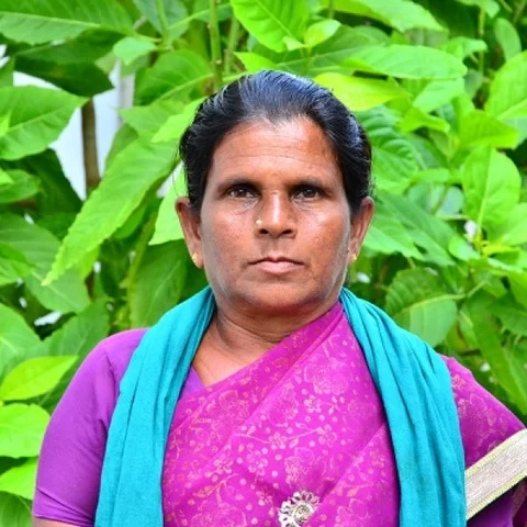 “எண்பதாயிரம் கொடுத்துடுறேன்... என் புருஷன் உயிரைத் திரும்பக் கொடுங்க!” - கலங்கும் பெண் விவசாயி #VikatanExclusive