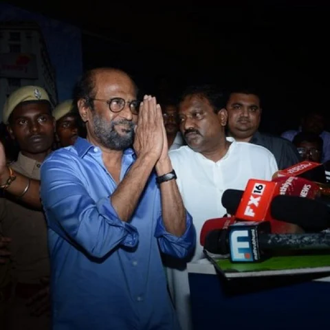 ` நம்பிக்கையோடு கால் எடுத்து வையுங்கள்!' - ரஜினியை உற்சாகமூட்டிய அழகிரி