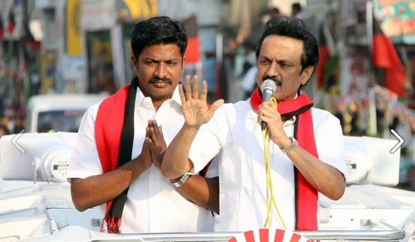 ஓட்டுக்குப் பணம்: முதல்வர் பன்னீர் செல்வத்தை கைது செய்ய வேண்டும் என ஸ்டாலின் ஆவேசம்!
