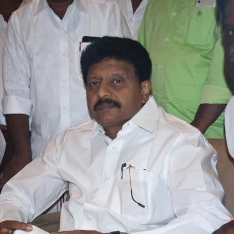 ’யாராலும் உண்மையை மறைக்க முடியாது; கொடநாடு வழக்கை சி.பி.ஐ விசாரிக்க வேண்டும்!’- திவாகரன் அதிரடி