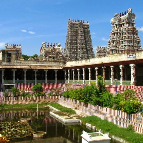 மீனாட்சியம்மன் கோயில் தீ விபத்து... ஆகமங்கள் வழிகாட்டல் என்ன?