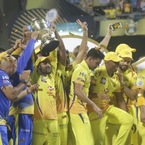 மரண அடி மாஸ்டர்... சி.எஸ்.கே ஏன் சிங்கம்..? இதான் பதில்! #CSKvsSRH