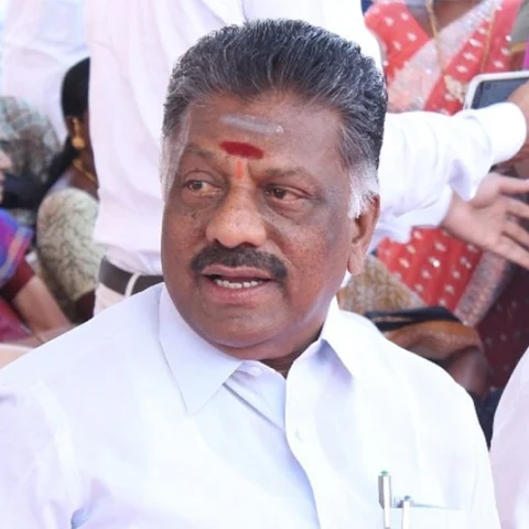 உற்சாகத்தில் பன்னீர்செல்வம்; கலக்கத்தில் எடப்பாடி பழனிசாமி! - என்ன நடக்கிறது அ.தி.மு.க.வின் இரு அணிகளிலும்?!