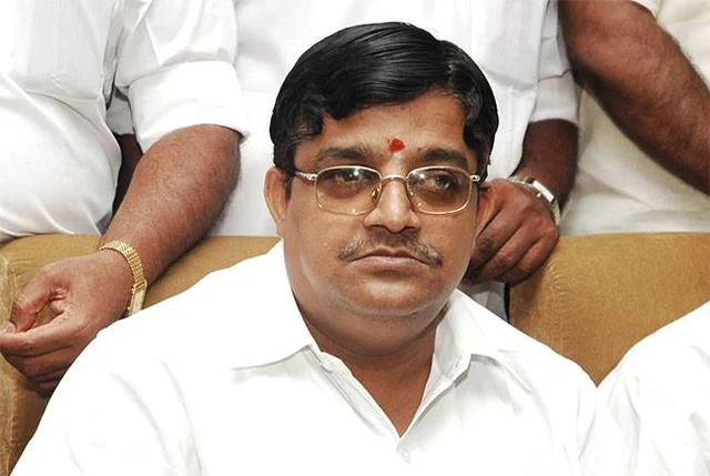 இரு அணிகள் இணைப்பு என்றே பேச்சுக்கே இடமில்லை..! மைத்ரேயன் உறுதி
