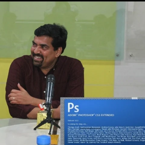 “மீம்ஸுக்குலாம் போட்டோஷாப் பயன்படும்னு நினைக்கவே இல்லை!” - ஃபோட்டோஷாப் தமிழனின் ஆச்சரியம் #VikatanExclusive