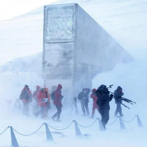 உலகின் கடைசி மனிதன் இங்குதான் செல்வான்..! #SeedVault
