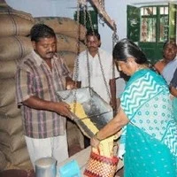 ரேஷன் ஊழியர் பணி: பணம் கொடுத்து வேலையில் சேரும் ஆளும்கட்சியினர்!