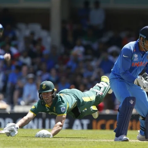 டிவில்லியர்ஸ் அவுட்டாகியது என்னால் தான் - டு பிளசிஸ் வருத்தம்! #CT17